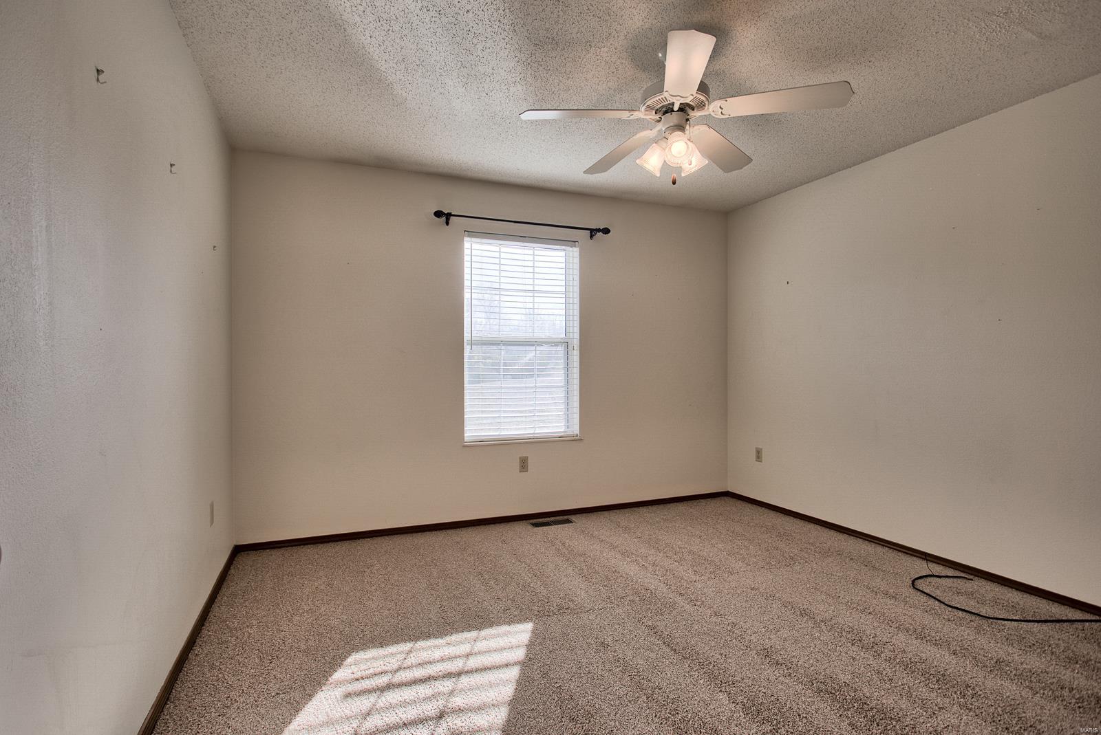 307 Fairwood Hills Road O'Fallon, IL 62269 - Photo 22 of 39 Gallery Image 22