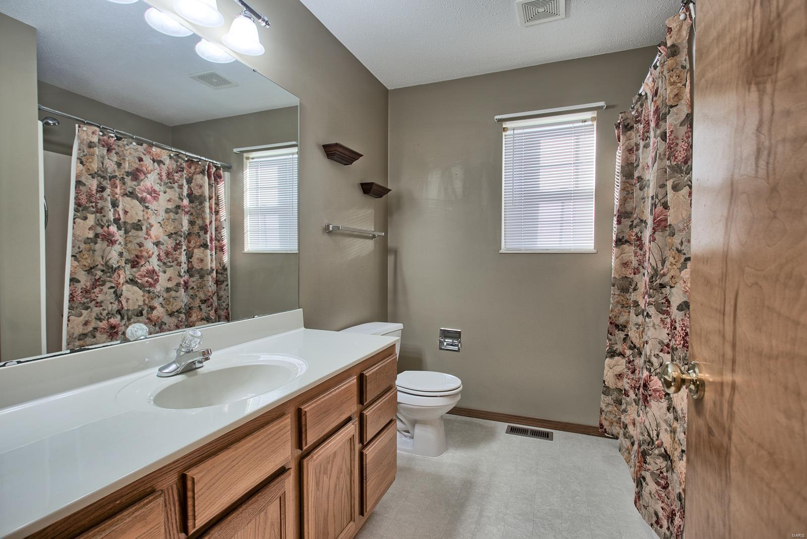 307 Fairwood Hills Road O'Fallon, IL 62269 - Photo 23 of 39 Gallery Image 23
