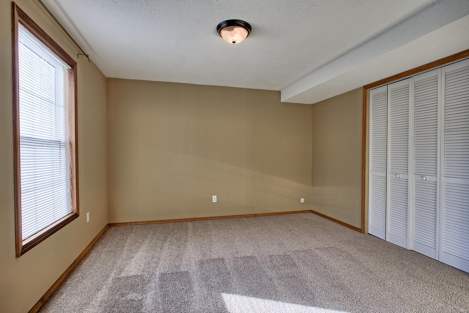 307 Fairwood Hills Road O'Fallon, IL 62269 - Photo 32 of 39 Gallery Image 32