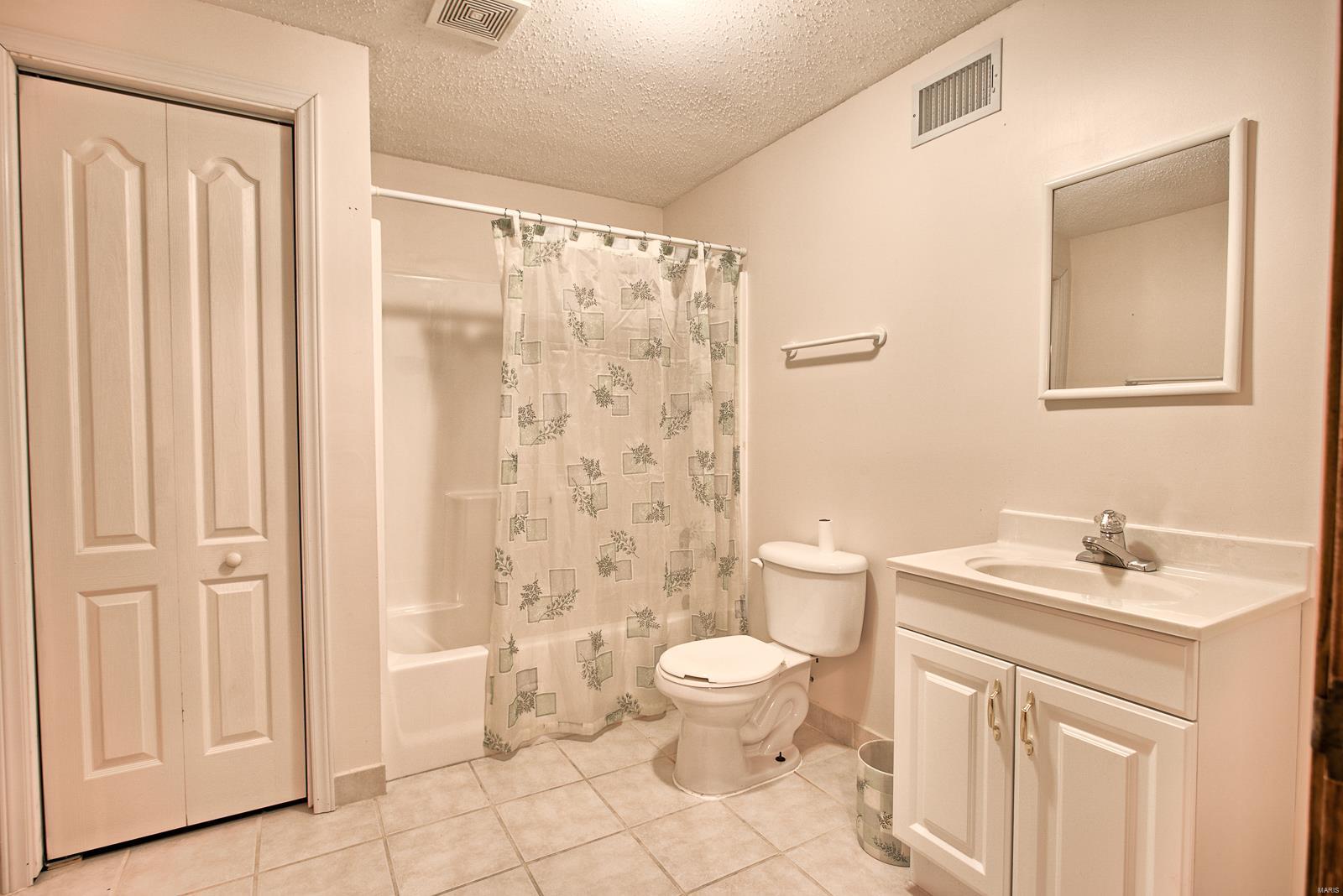 307 Fairwood Hills Road O'Fallon, IL 62269 - Photo 35 of 39 Gallery Image 35
