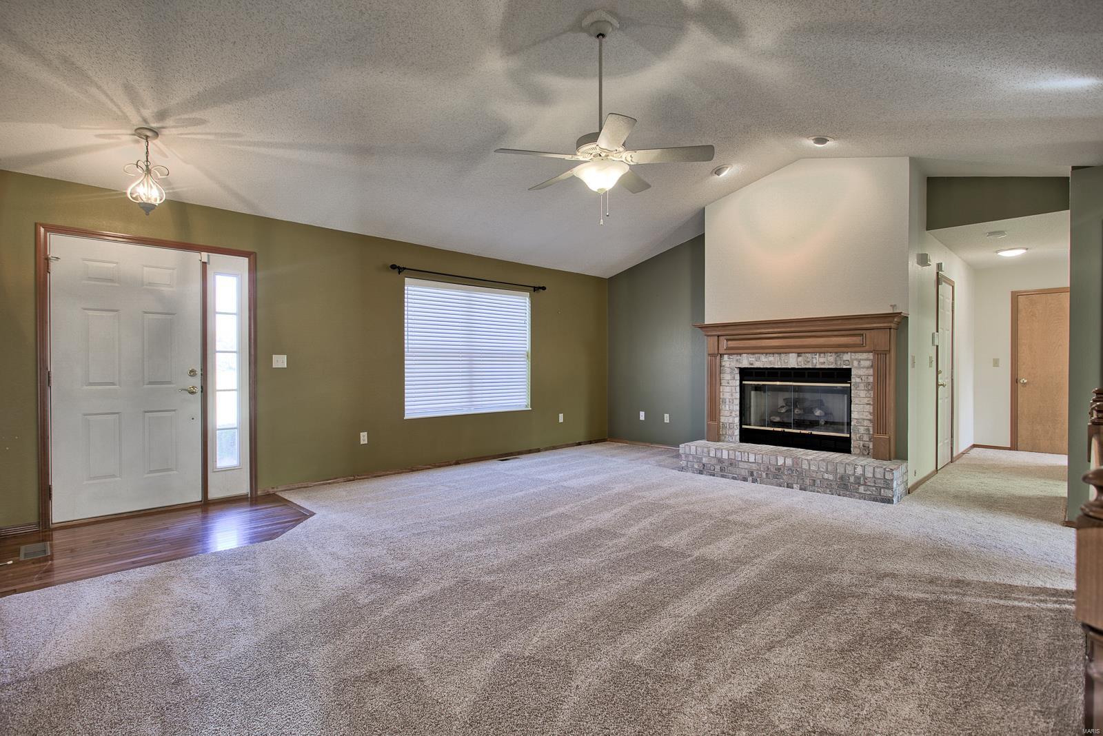 307 Fairwood Hills Road O'Fallon, IL 62269 - Photo 8 of 39 Gallery Image 8