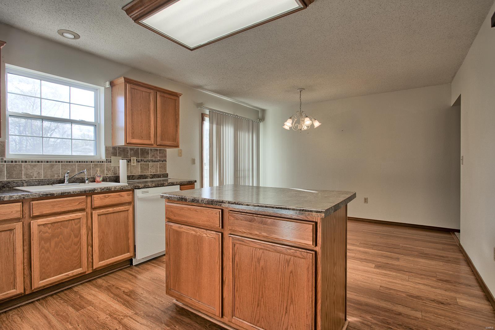 307 Fairwood Hills Road O'Fallon, IL 62269 - Photo 10 of 39 Gallery Image 10