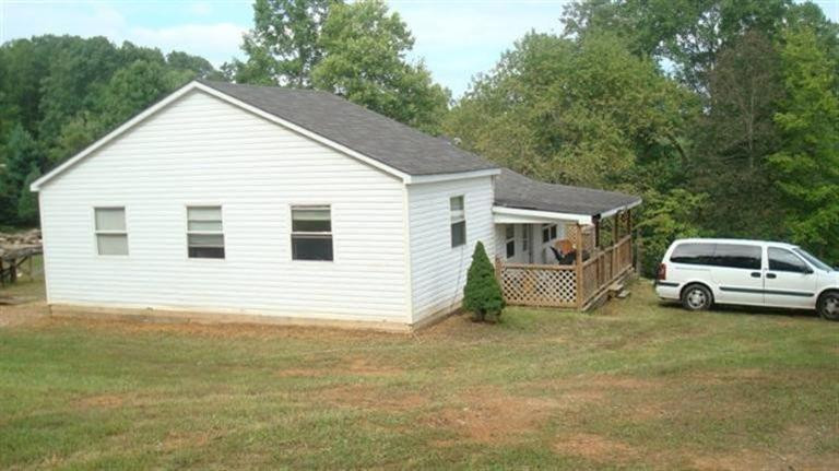 998 War Fork Road McKee, KY 40447 - Photo 5 of 23 Additional side view