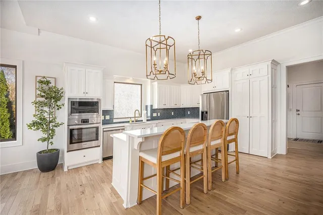 $900,000 | 9418 West 161st Terrace, Overland Park, KS 66085