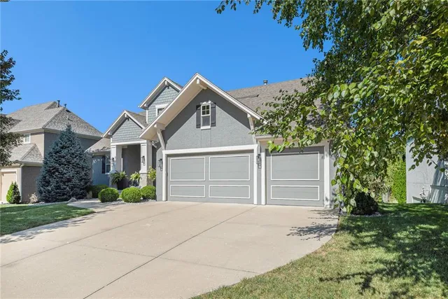 $900,000 | 9418 West 161st Terrace, Overland Park, KS 66085