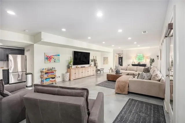 $900,000 | 9418 West 161st Terrace, Overland Park, KS 66085