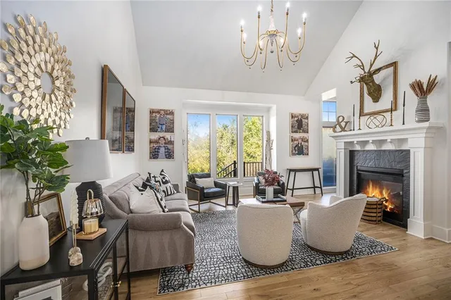 $900,000 | 9418 West 161st Terrace, Overland Park, KS 66085