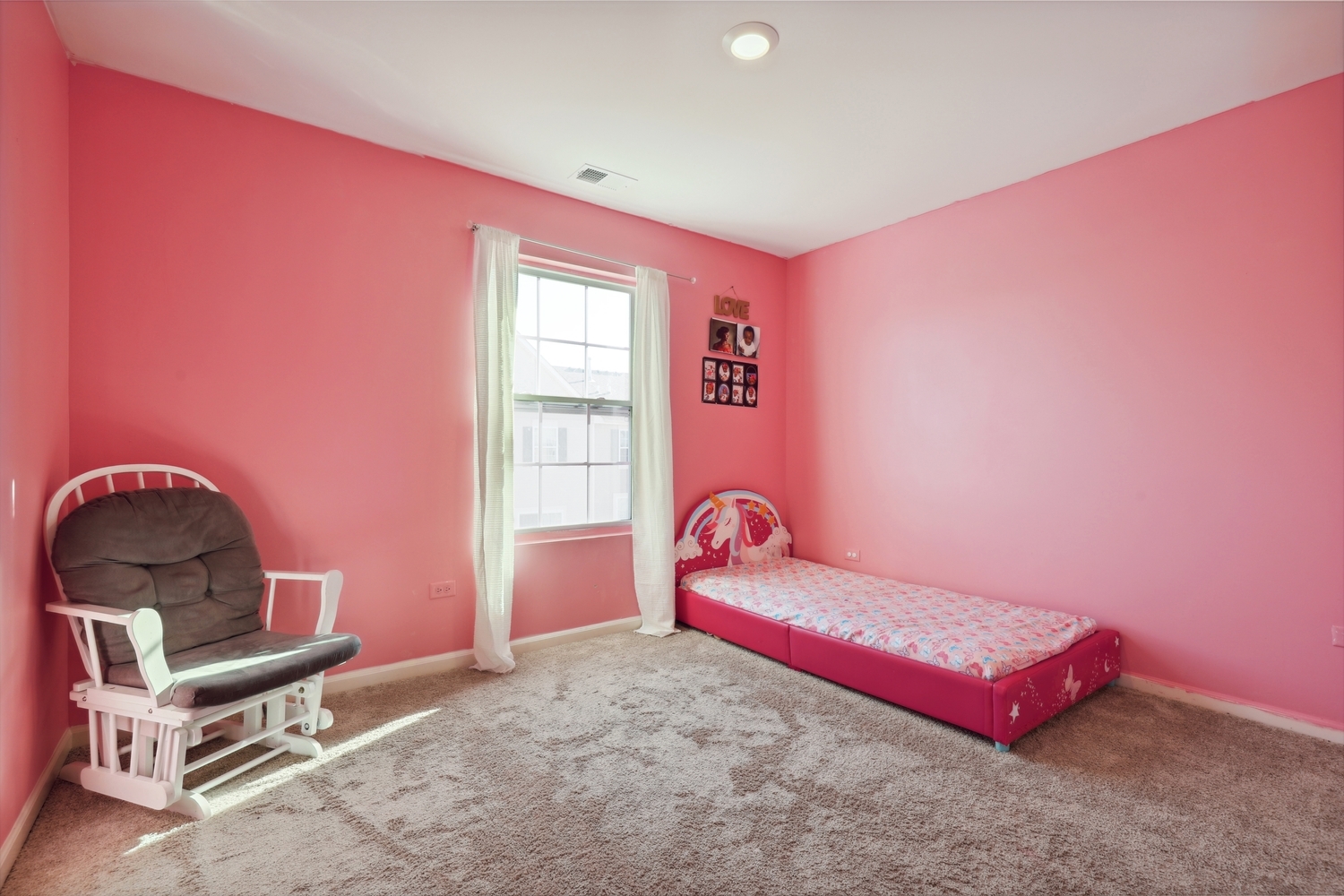 10306 Kerry Ridge Court Chicago Ridge, IL 60415 - Photo 19 of 26 a bedroom with a bed and a window