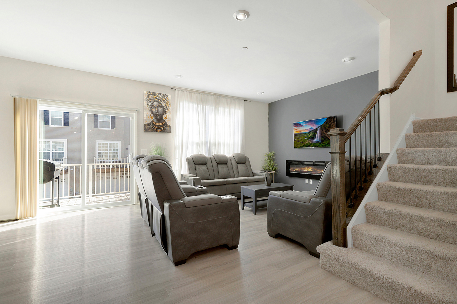 10306 Kerry Ridge Court Chicago Ridge, IL 60415 - Photo 2 of 26 a living room with furniture and a large window