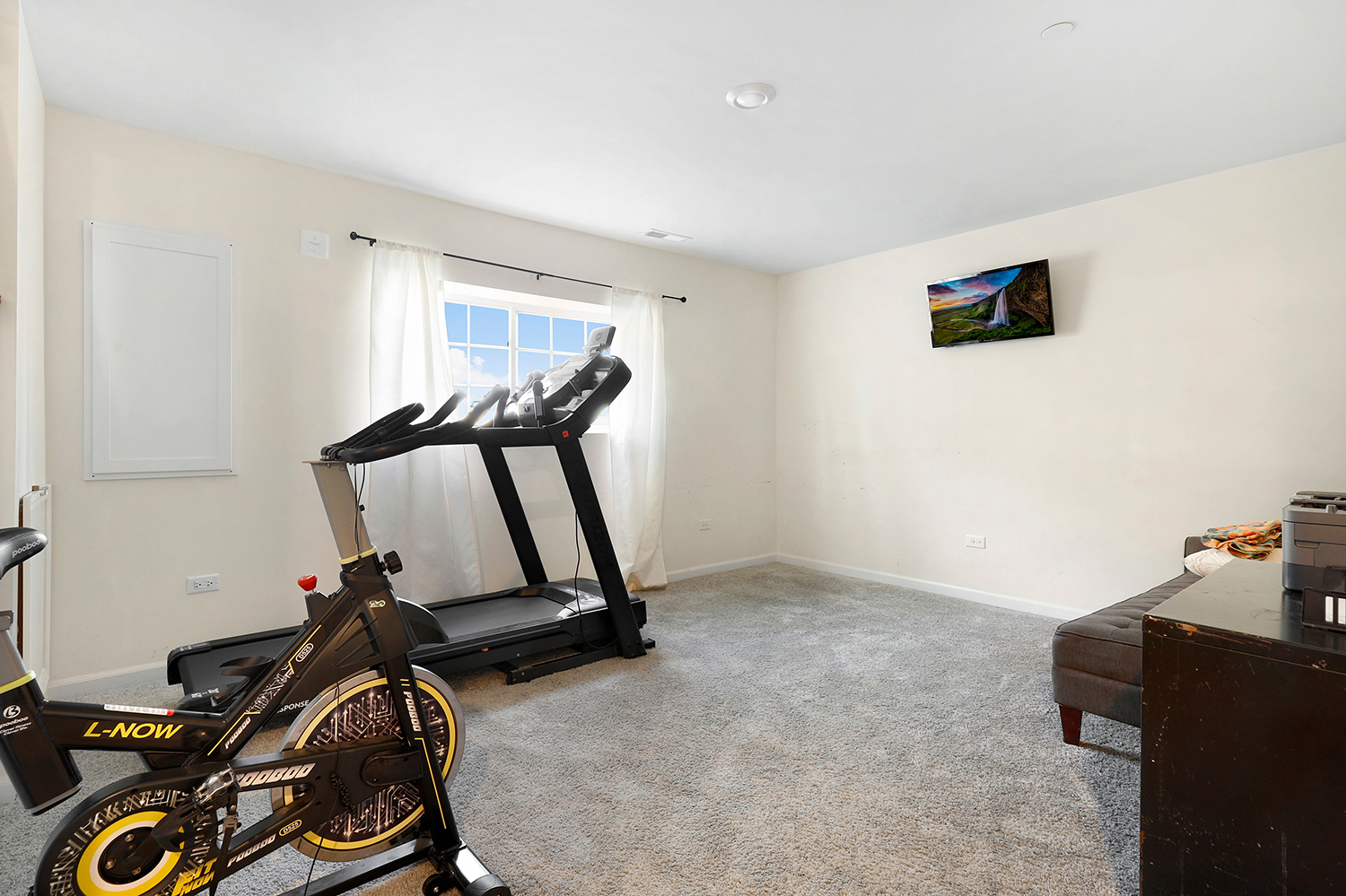 10306 Kerry Ridge Court Chicago Ridge, IL 60415 - Photo 21 of 26 a view of room with gym equipment