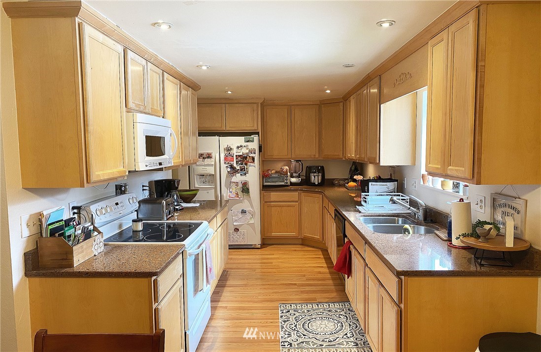 314 169th Street Southwest Bothell, WA 98012 - Photo 7 of 28