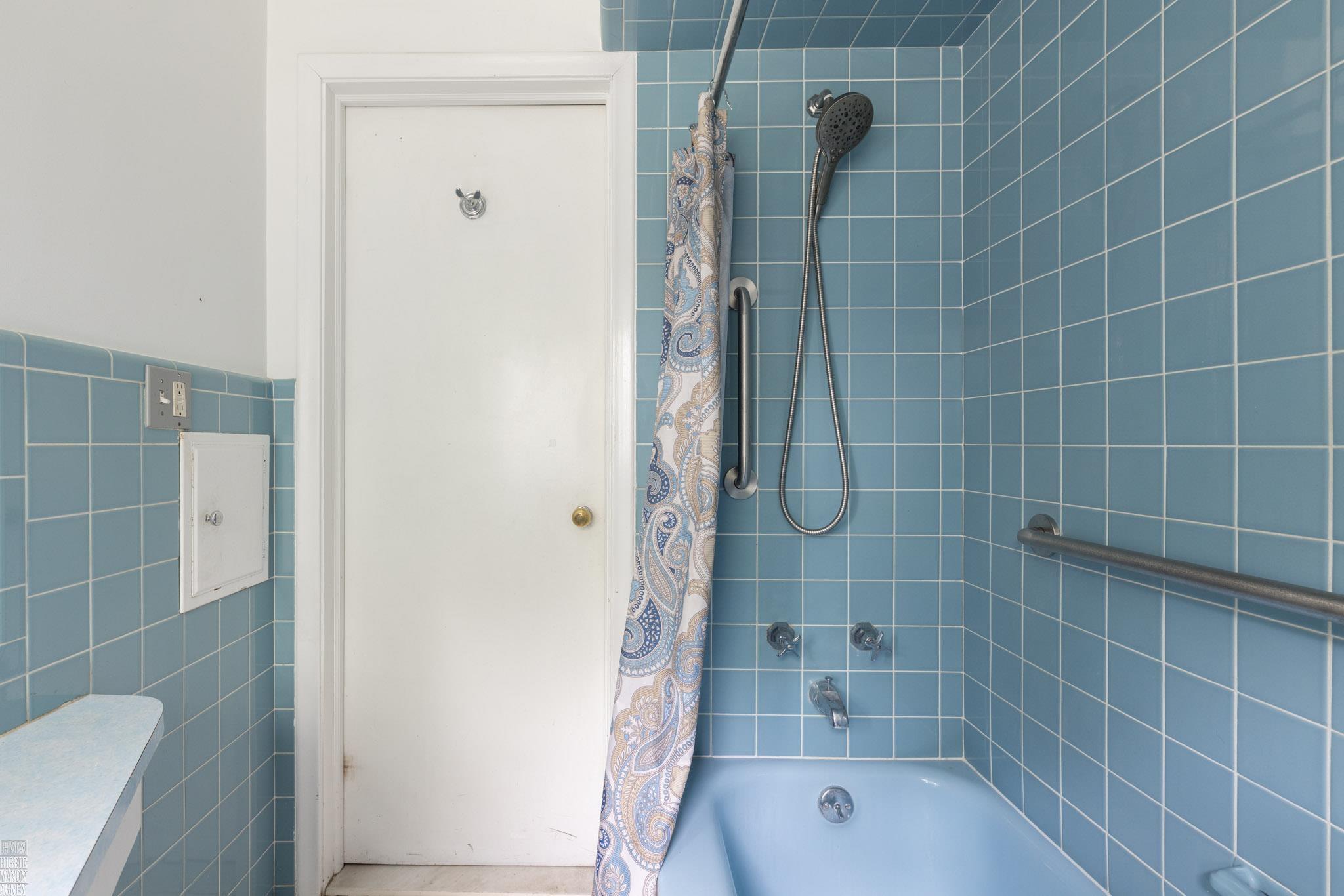 1433 Harvard Road Grosse Pointe, MI 48230 - Photo 24 of 38 50175824-3fbccfcd-19f7-46a3-8960-35ed0c865bbd.JPG