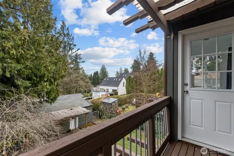 $900,000 | 9732 15th Avenue Northeast, Seattle, WA 98115