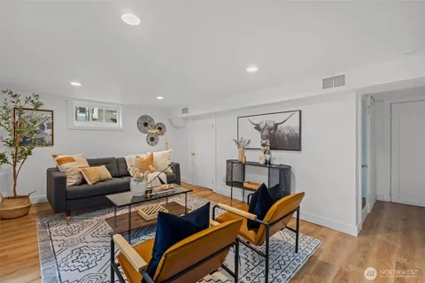 $900,000 | 9732 15th Avenue Northeast, Seattle, WA 98115