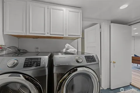 $900,000 | 9732 15th Avenue Northeast, Seattle, WA 98115