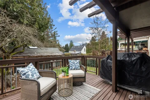 $900,000 | 9732 15th Avenue Northeast, Seattle, WA 98115