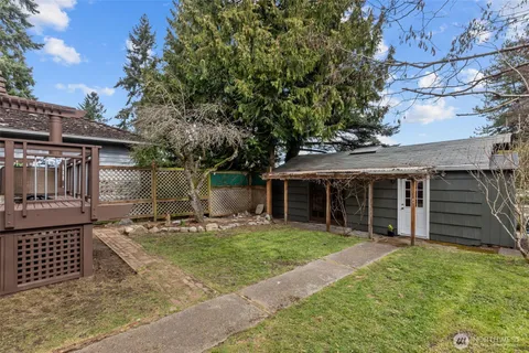 $900,000 | 9732 15th Avenue Northeast, Seattle, WA 98115