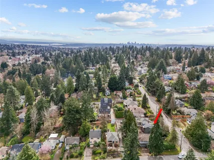 $900,000 | 9732 15th Avenue Northeast, Seattle, WA 98115
