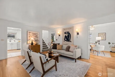 $900,000 | 9732 15th Avenue Northeast, Seattle, WA 98115