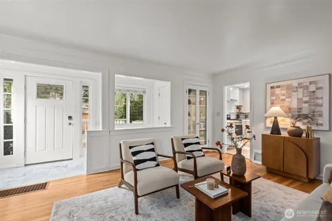 $900,000 | 9732 15th Avenue Northeast, Seattle, WA 98115