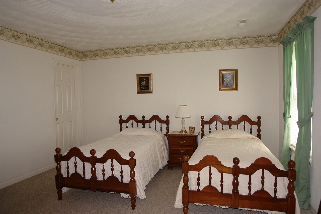 4330 Pitzer Road Roanoke, VA 24014 - Photo 5 of 6 Bedroom