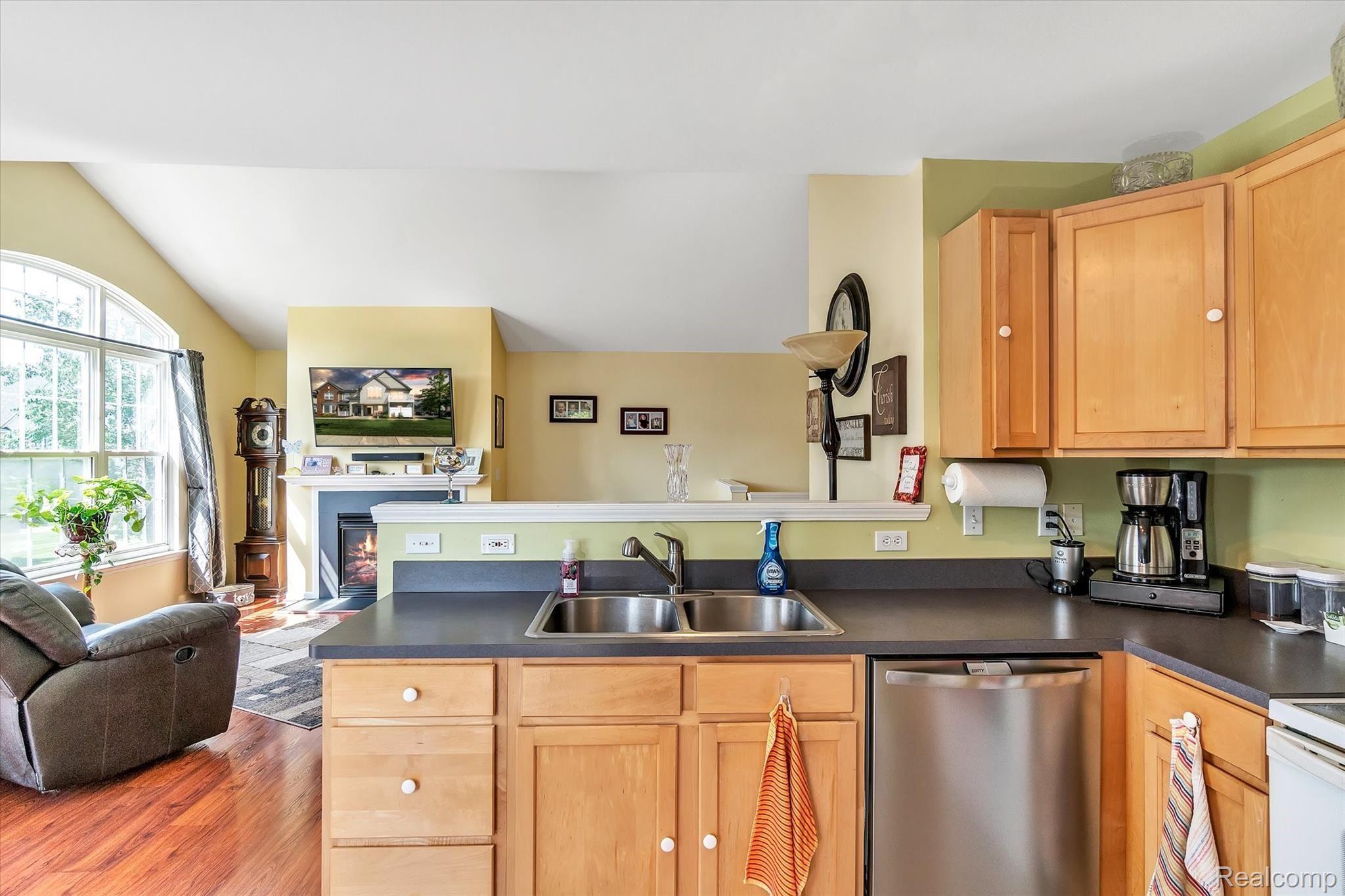 4309 Hampton Ridge Boulevard Howell, MI 48843 - Photo 21 of 38 21-4309-Hampton-Ridge-WindowStill-Real-Estate-Photography-21.jpg