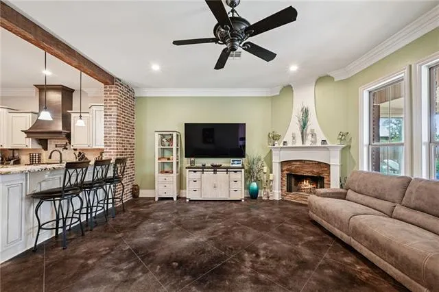 $790,000 | 308 Tullulah Avenue, River Ridge, LA 70123