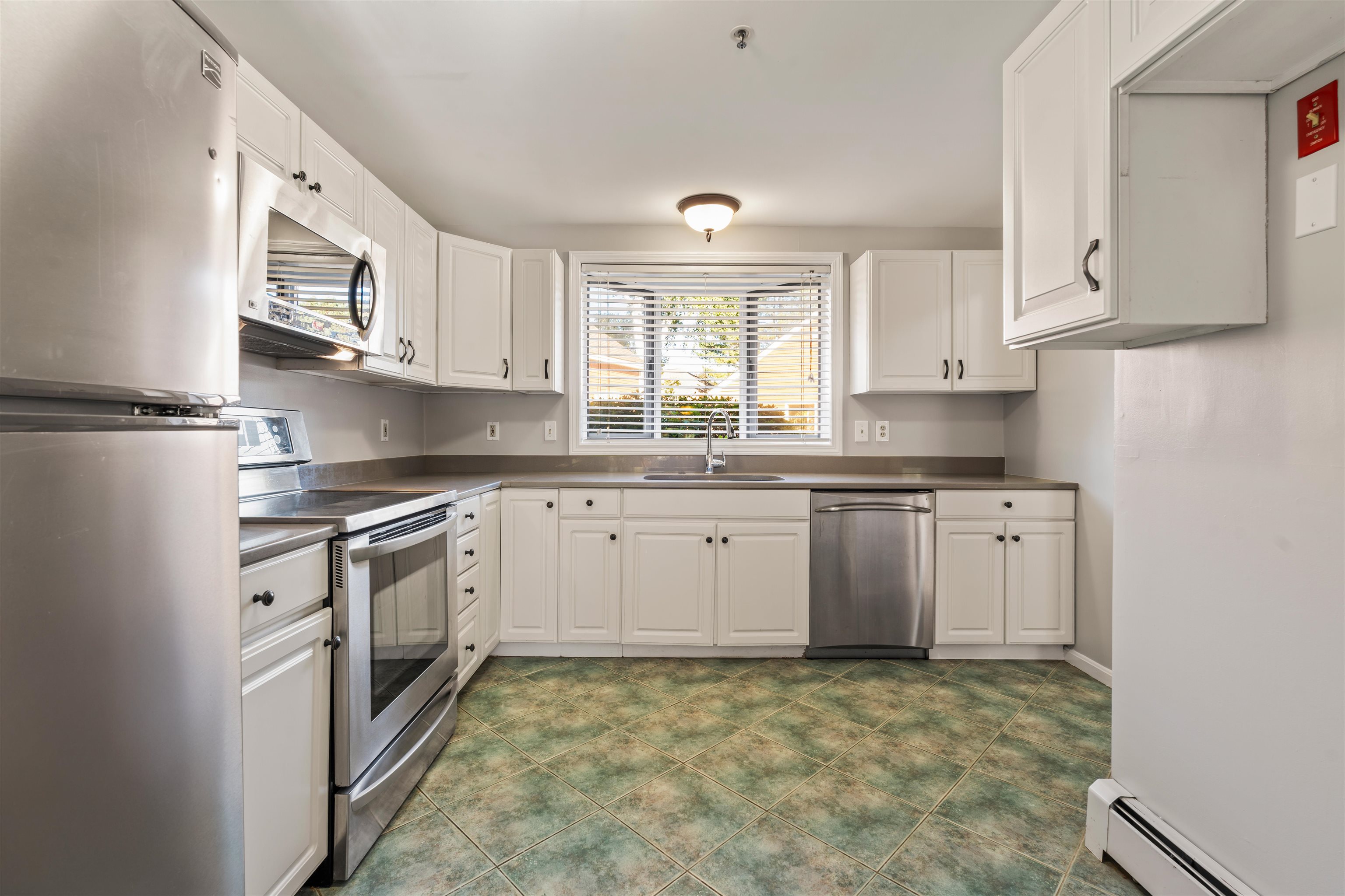 52 Katie Lane Dover, NH 03820 - Photo 13 of 29