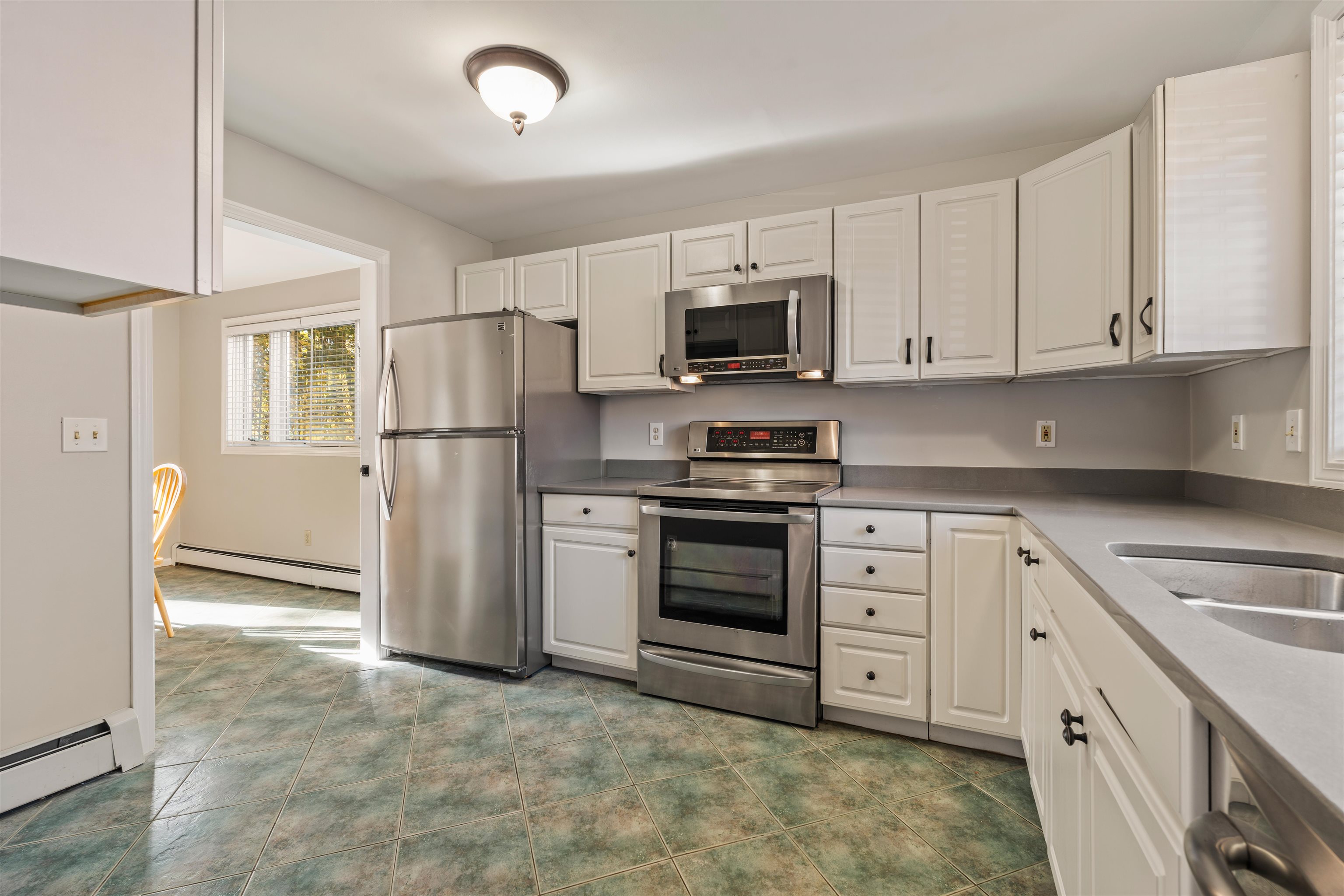 52 Katie Lane Dover, NH 03820 - Photo 15 of 29