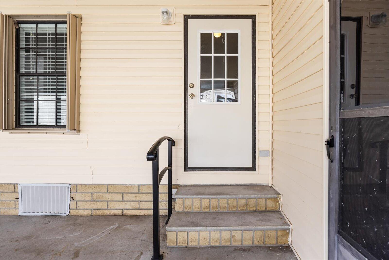 507 Tropical Isles Circle, Unit 25 Fort Pierce, FL 34982 - Photo 3 of 24 a view of entryway