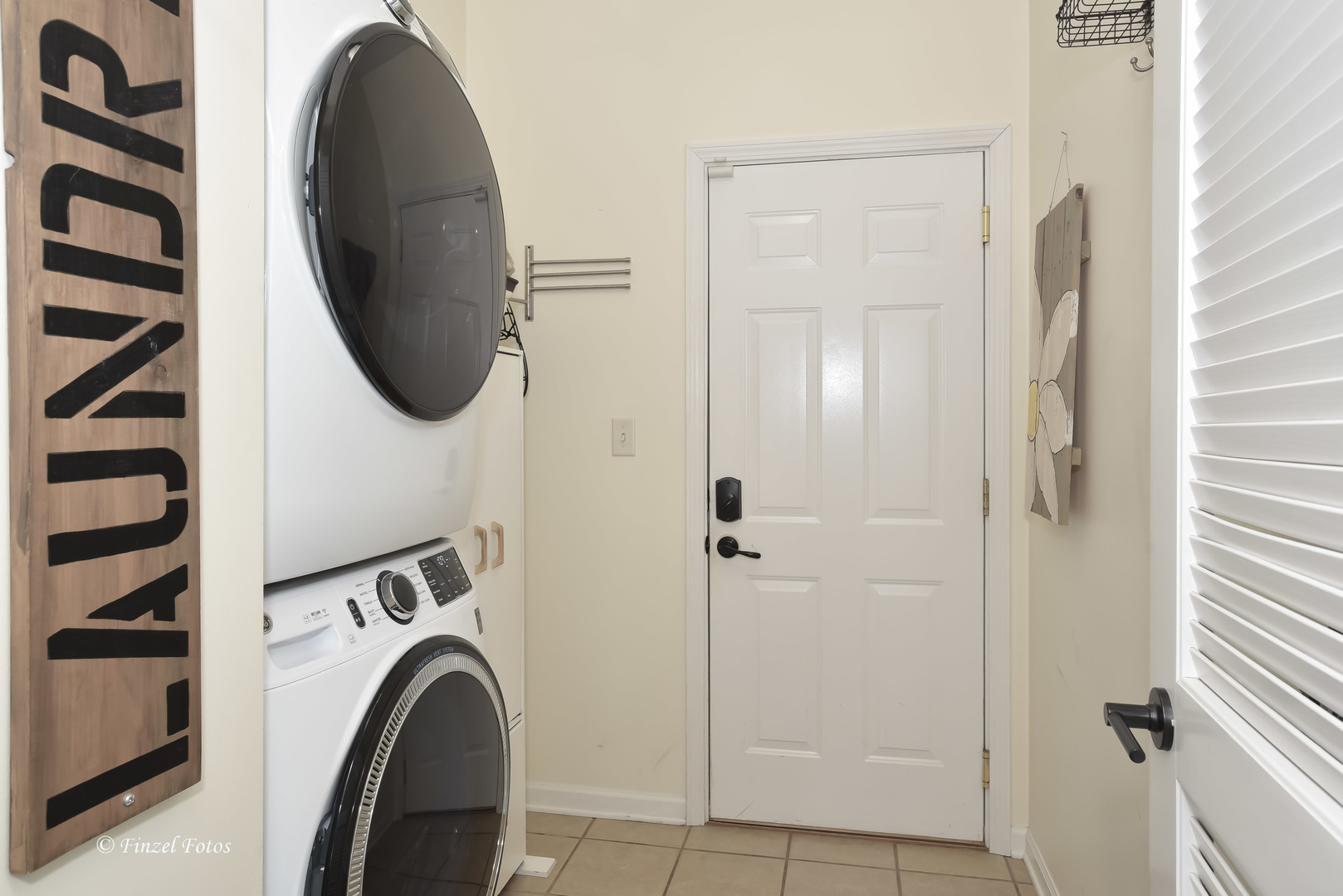 7446 Alexandra Lane Union, IL 60180 - Photo 9 of 22 a view of bathroom with washer and dryer
