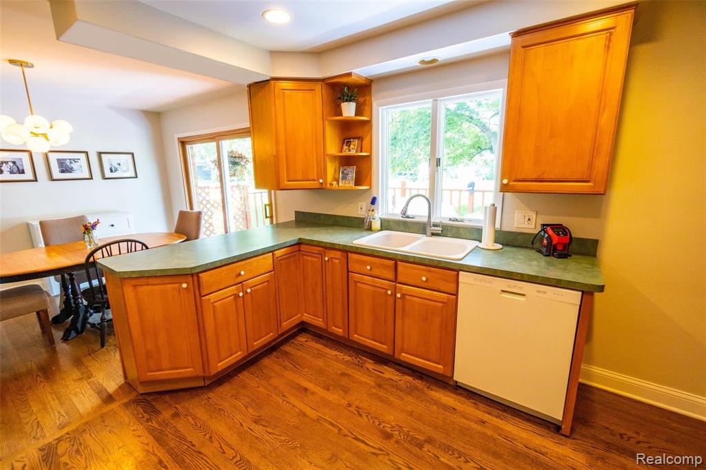 2923 Mohawk Lane Rochester Hills, MI 48306 - Photo 7 of 12