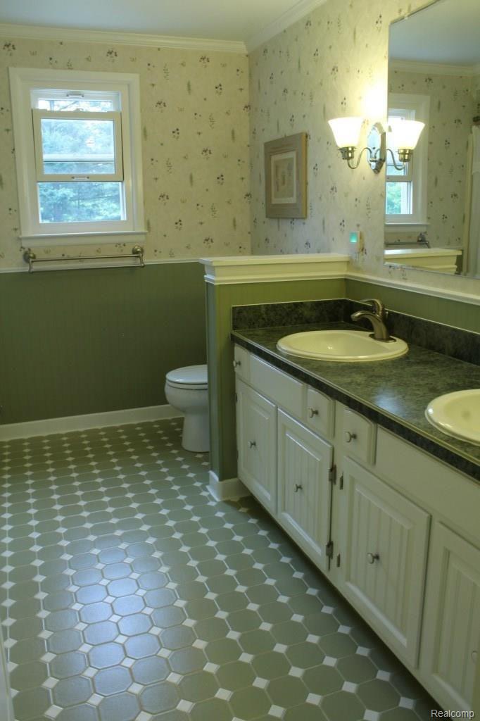 6544 General Squier Road Almont, MI 48003 - Photo 33 of 53 Upstairs full bathroom