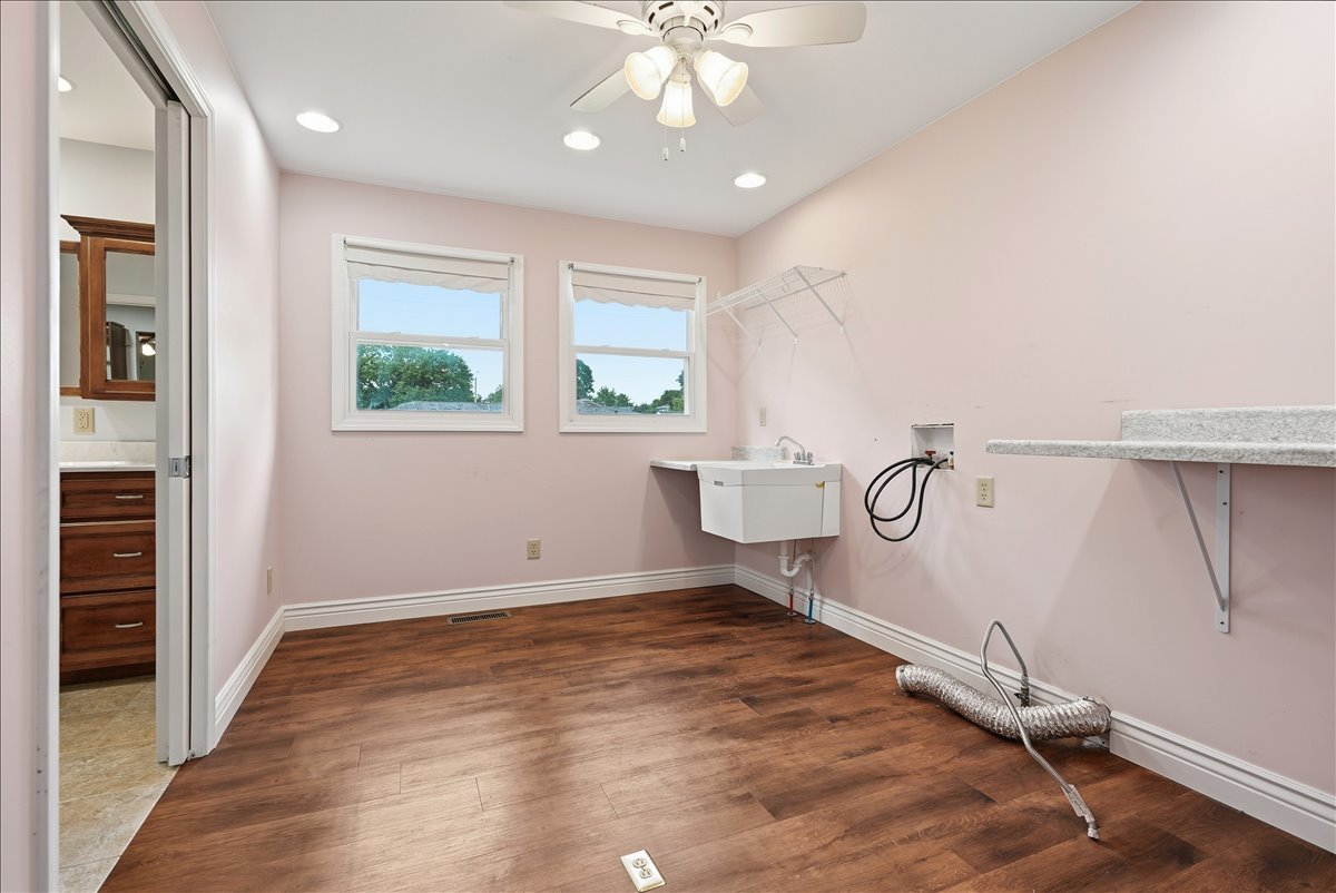 514 Fletcher Street Roanoke, IL 61561 - Photo 26 of 40