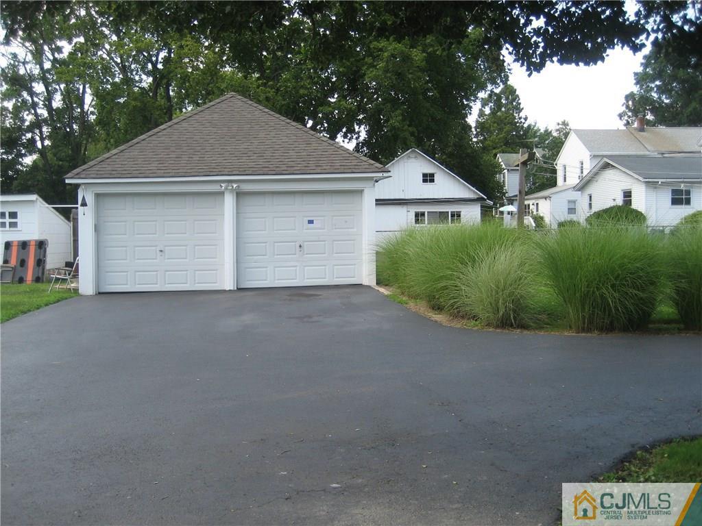 333 Georges Road Dayton, NJ 08810 - Photo 12 of 14 Gallery Image 12