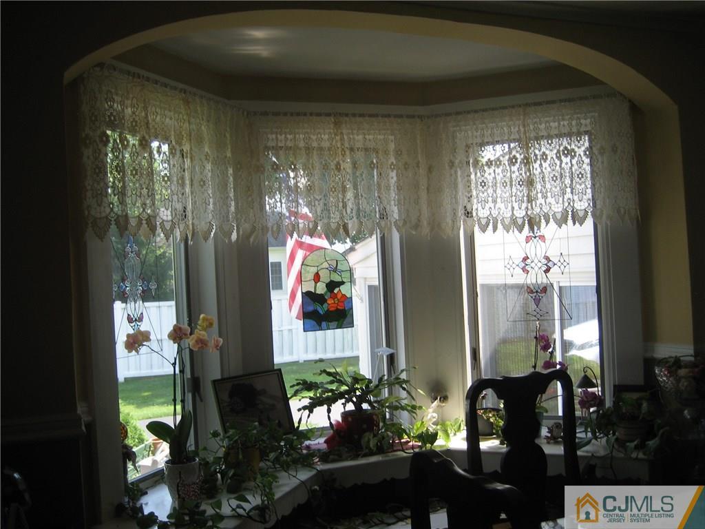 333 Georges Road Dayton, NJ 08810 - Photo 5 of 14 Gallery Image 5