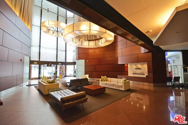 $2,595 | 1100 Wilshire Boulevard, Unit 2703, Los Angeles, CA 90017