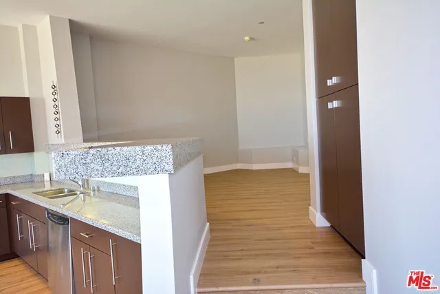 $2,595 | 1100 Wilshire Boulevard, Unit 2703, Los Angeles, CA 90017