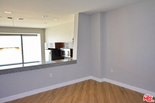 $2,595 | 1100 Wilshire Boulevard, Unit 2703, Los Angeles, CA 90017