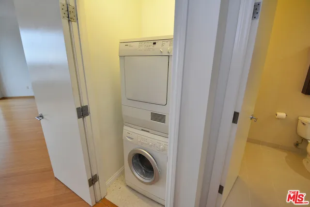 $2,595 | 1100 Wilshire Boulevard, Unit 2703, Los Angeles, CA 90017