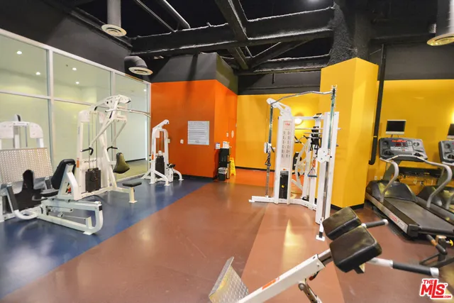 $2,595 | 1100 Wilshire Boulevard, Unit 2703, Los Angeles, CA 90017