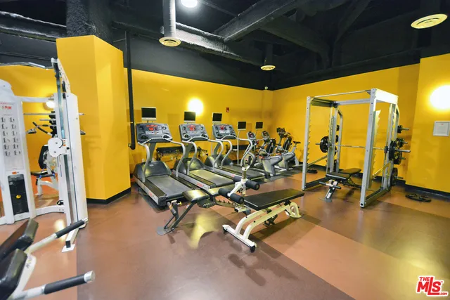 $2,595 | 1100 Wilshire Boulevard, Unit 2703, Los Angeles, CA 90017