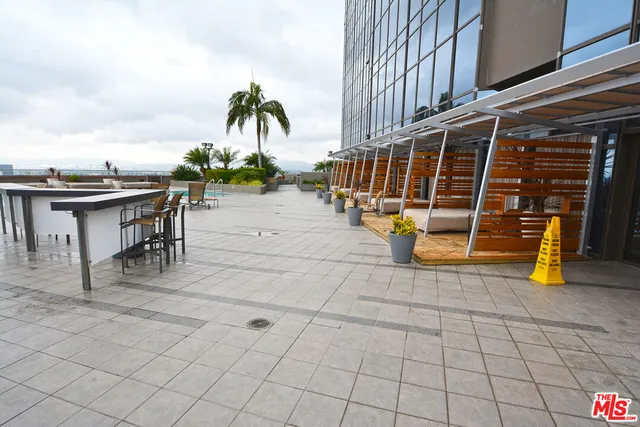 $2,595 | 1100 Wilshire Boulevard, Unit 2703, Los Angeles, CA 90017