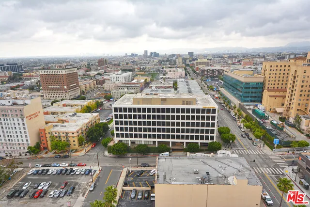 $2,595 | 1100 Wilshire Boulevard, Unit 2703, Los Angeles, CA 90017