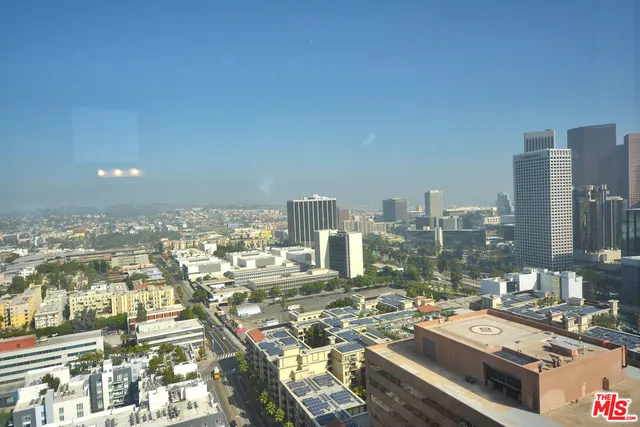 $2,595 | 1100 Wilshire Boulevard, Unit 2703, Los Angeles, CA 90017