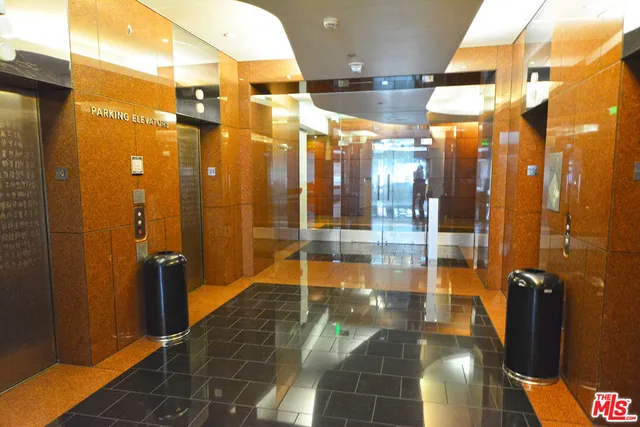 $2,595 | 1100 Wilshire Boulevard, Unit 2703, Los Angeles, CA 90017