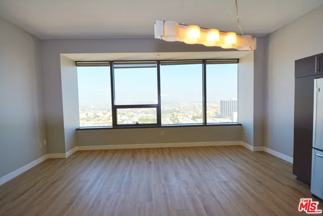 $2,595 | 1100 Wilshire Boulevard, Unit 2703, Los Angeles, CA 90017