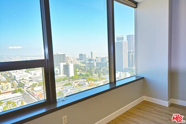 $2,595 | 1100 Wilshire Boulevard, Unit 2703, Los Angeles, CA 90017