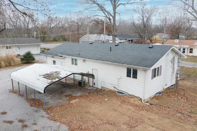 $130,000 | 407 East Milster Street, Elkville, IL 62932