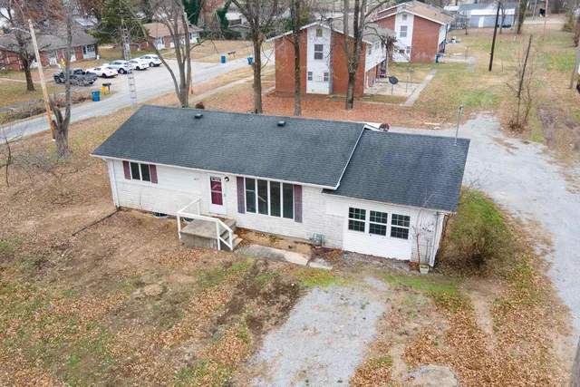 $130,000 | 407 East Milster Street, Elkville, IL 62932